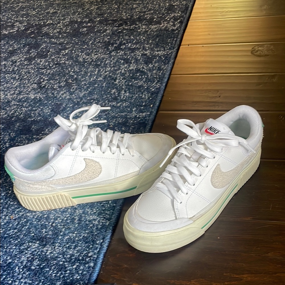 Nike White and Green Women's Sneakers
